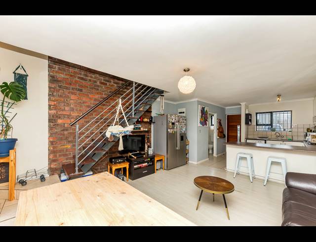 2 BEDROOM FLAT FOR SALE IN PLUMSTEAD
